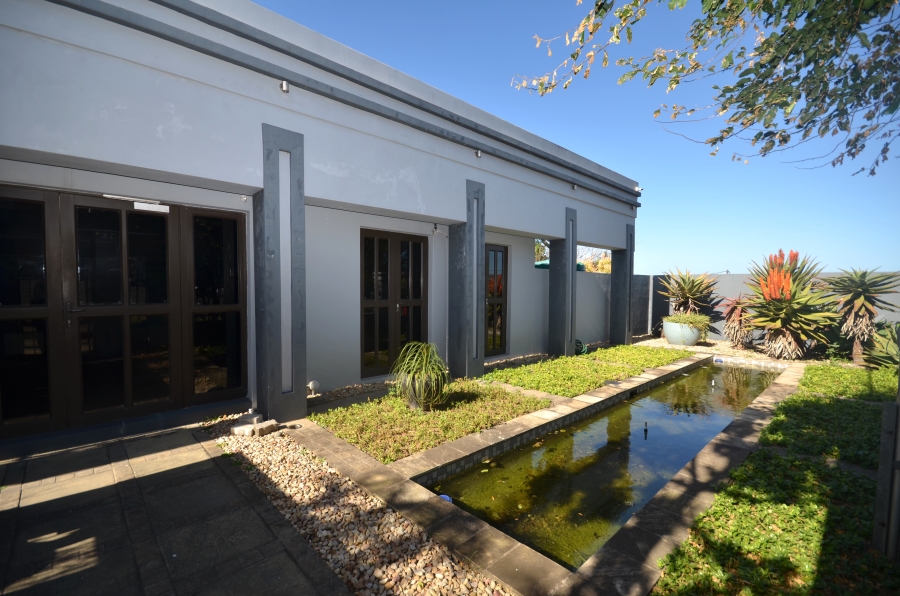To Let commercial Property for Rent in Gonubie Eastern Cape